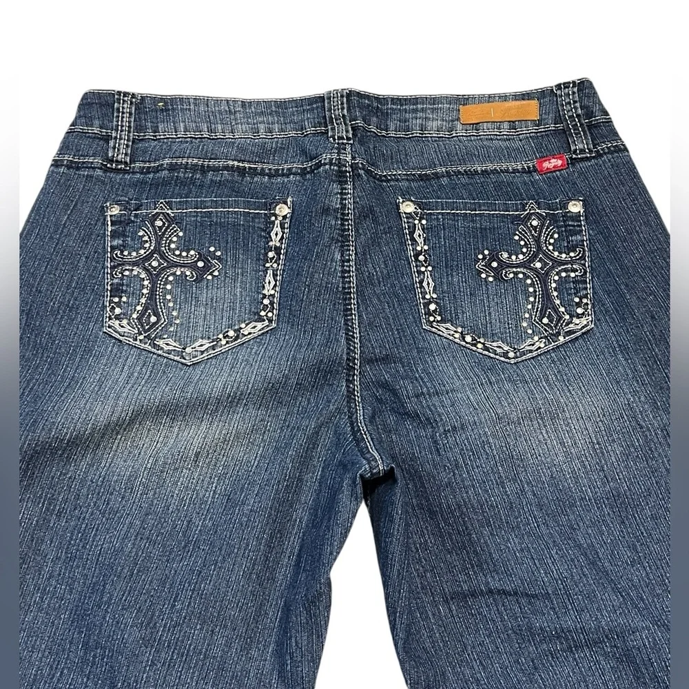 Royalty - Women’s Embroidered Rhinestone Embellished Crop Jeans Sz 12 - Picture 6 of 7